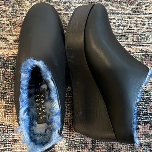 VEGAN Sydney Brown faux fur clogs 7